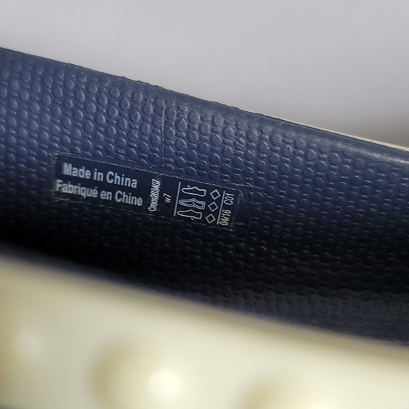 Crocs Iconic Comfort Ballet Flats Size 7W - Picture 11 of 11